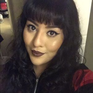 Meet your Posher, Adilene